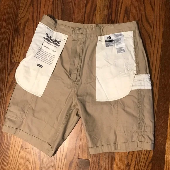Levi’s shorts khaki W34 - Picture 11 of 15
